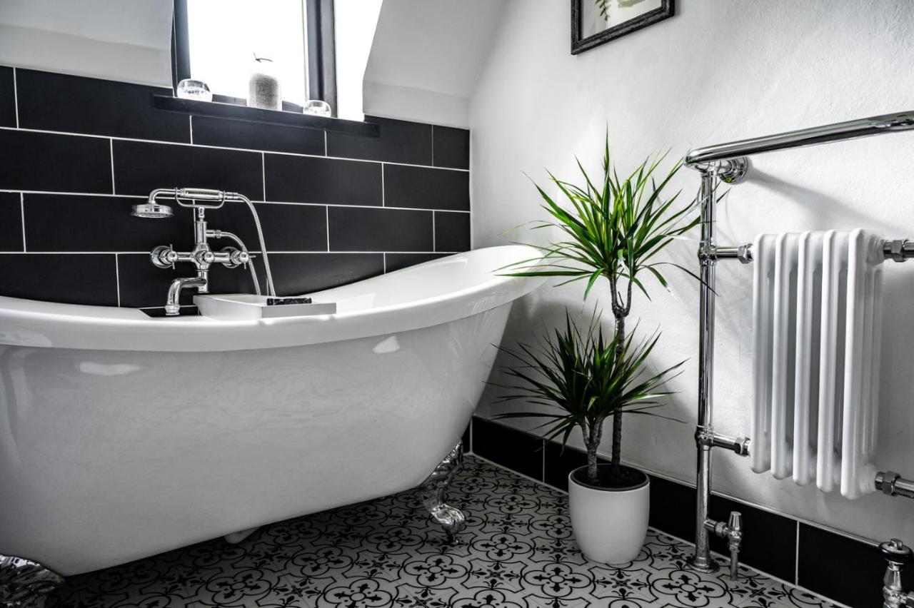 Bed and Breakfast White Rose Tower Інверґордон Екстер'єр фото